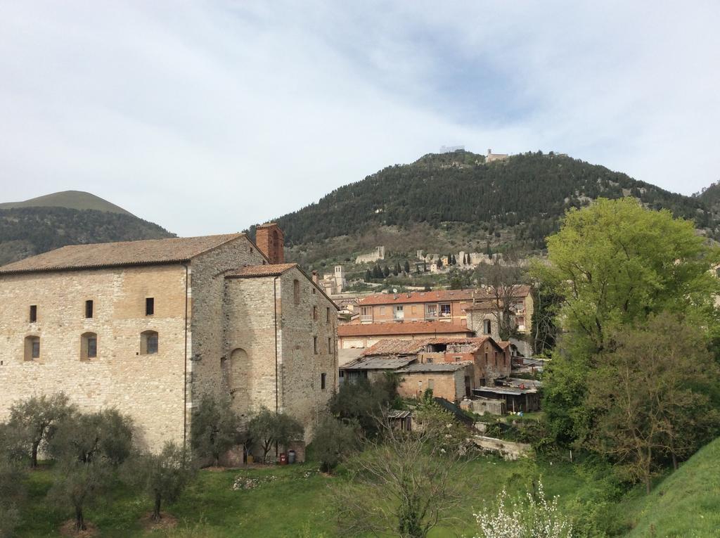 Affittacamere Via Carducci Gubbio Eksteriør billede